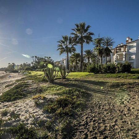 Hb - Comfortable Beachfront Holiday Apartment Estepona Buitenkant foto